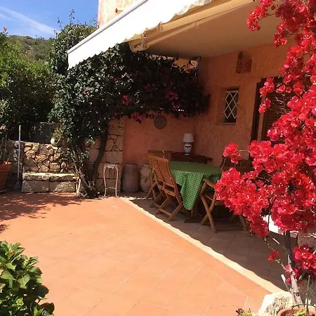Quadrilocale Vista Mare Veranda E Giardino 펜션 *